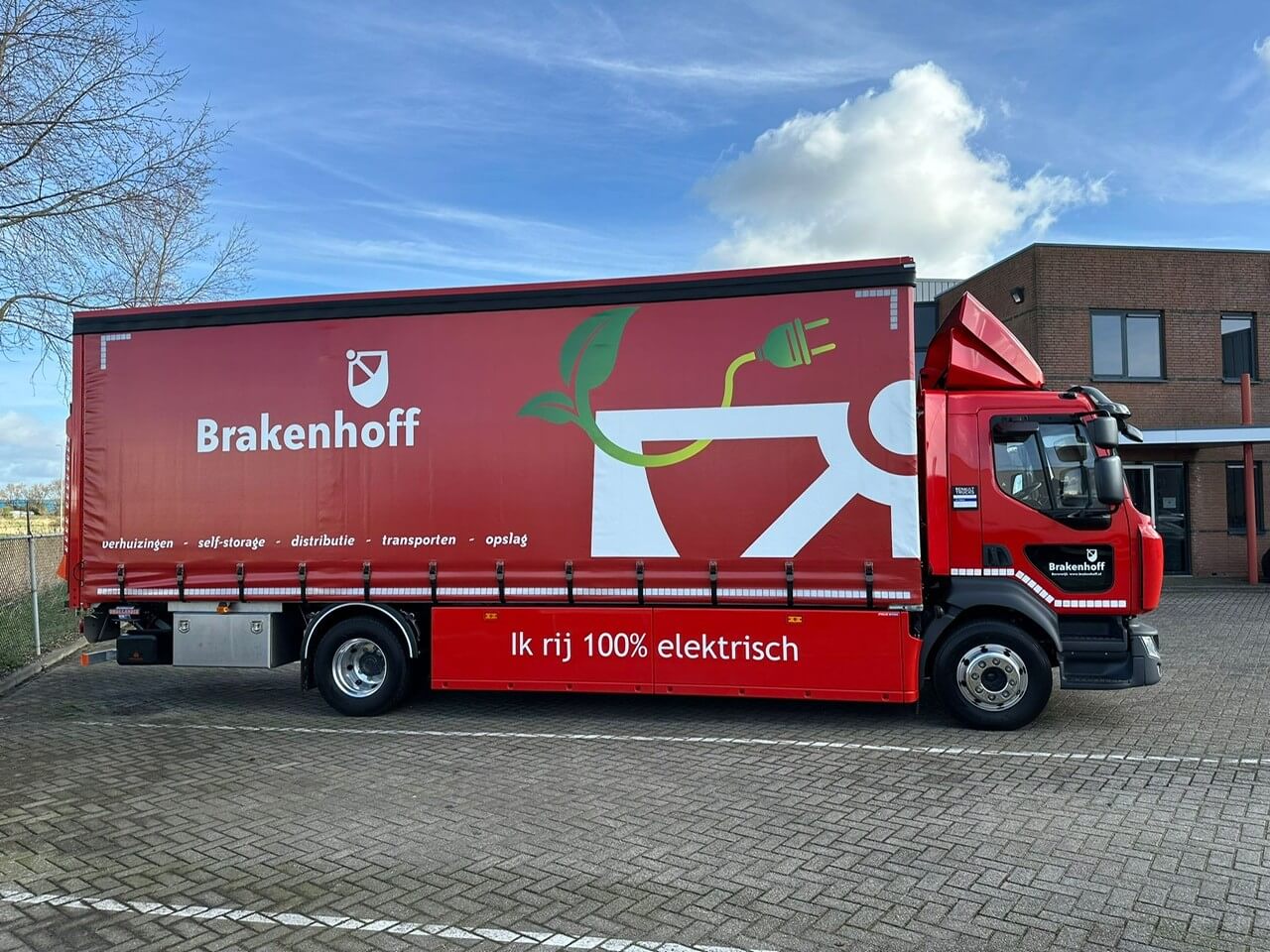 Rode elektrische vrachtwagen